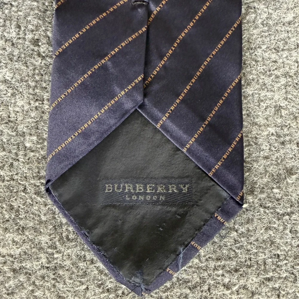 Burberry London Mens Navy Blue Silk Logo Script Diagonal Stripe Necktie Italy